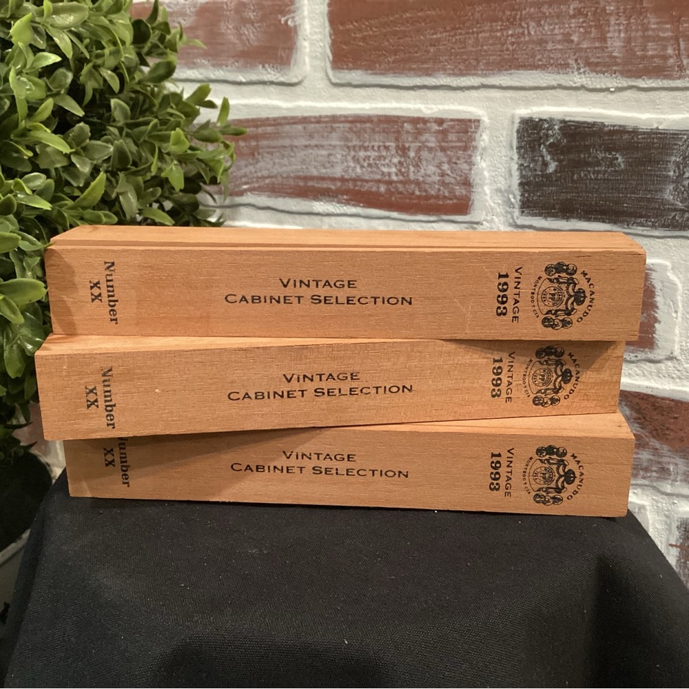 Vintage set of 3 individual Cigar Boxes dated 1993 - Very Unique Boxes - Nice